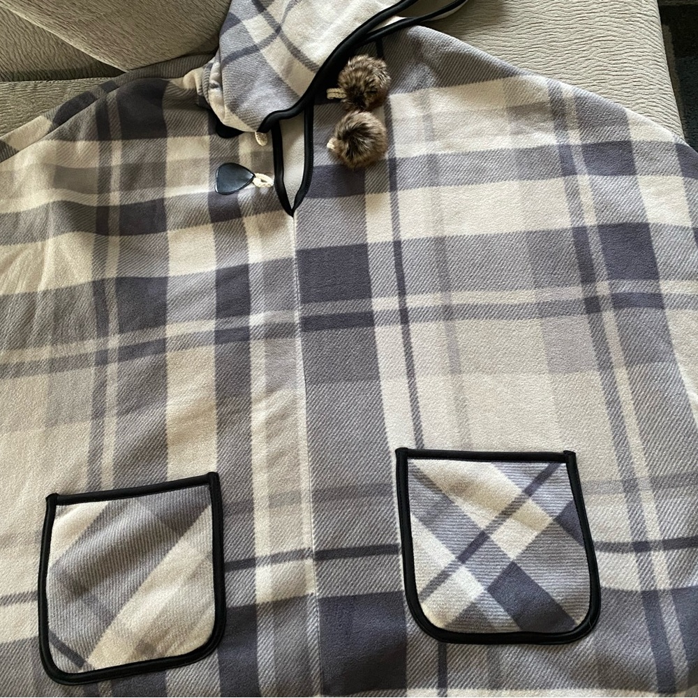 Gray/Black Plaid Plush Pullover Poncho /Cape with Hood - Size S/M - Picture 5 of 6